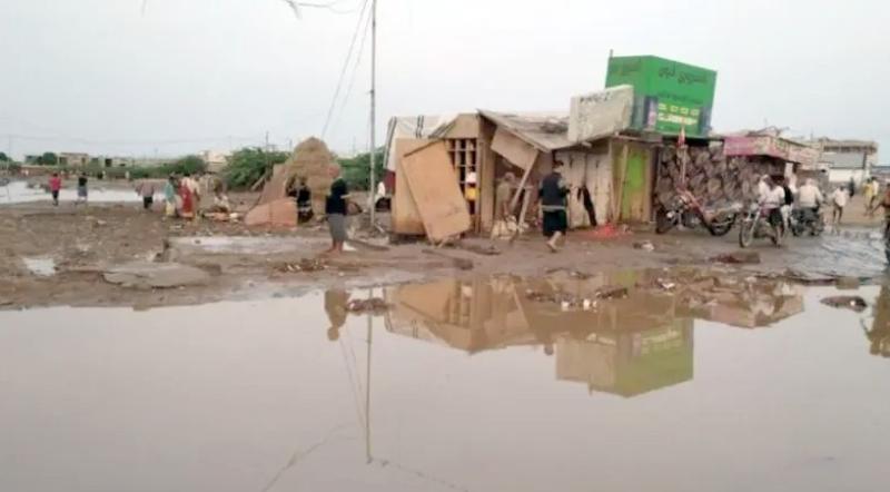 اليمن‭: ‬تضرر‭ ‬650‭ ‬أسرة‭ ‬بسبب‭ ‬الأمطار‭ ‬في‭ ‬حضرموت‭ ‬والحديدة‭ .. ‬وحالة‭ ‬وفاة‭ ‬واحدة‭ ‬وتشريد‭ ‬المئات‭ ‬من‭ ‬الحديدة