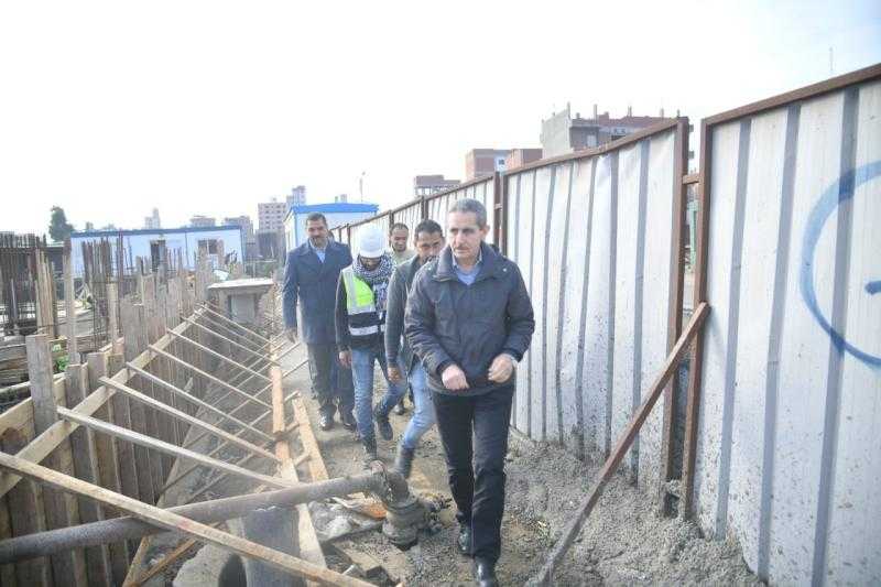 دكتور طارق رحمى  محافظ الغربية يتابع مشروعات الرصف بالمحافظة