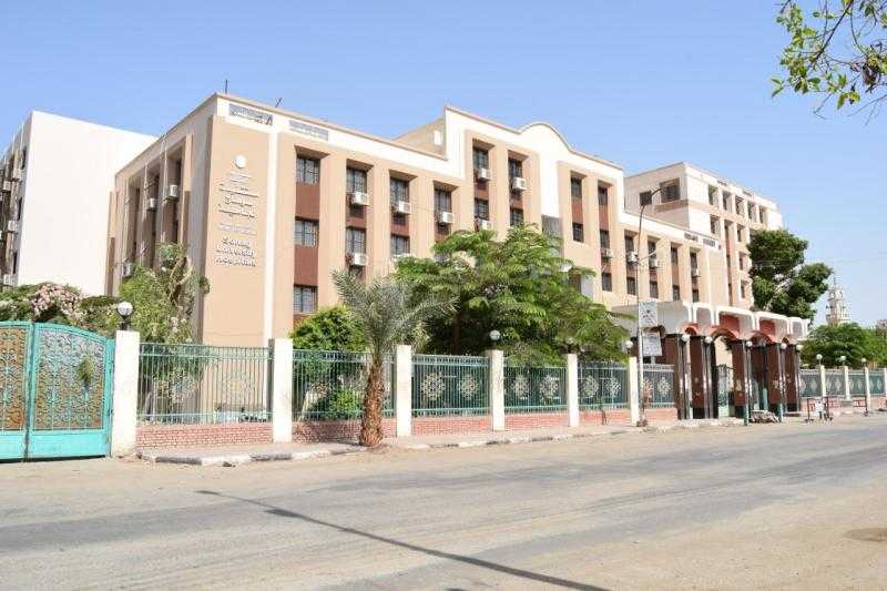 لأول مرة....جهاز الموجات الصدمية لعلاج ”الشوكة العظمية” بمستشفي سوهاج الجامعي القديم