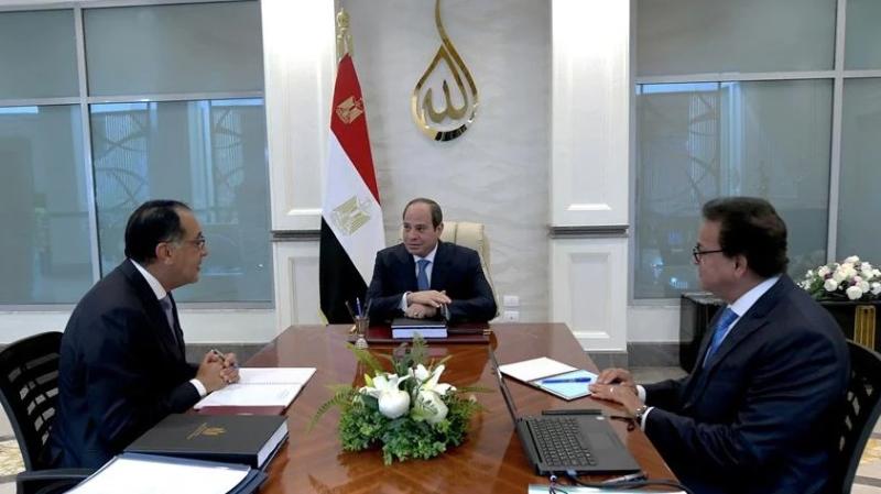 الرئيس السيسي ويوجه مدبولى وعبد الغفار بسرعة انتهاء المرحلة الثانية لمنظومة التأمين الصحى الشامل.. ودراسة إدراج الذكاء الاصطناعى كمادة إلزامية فى المناهج