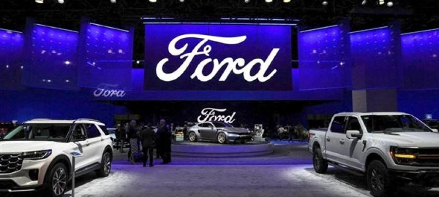 فورد تستدعي نحو 79.800 سيارة بسبب عيوب في ألواح الأبواب وشريط الإضاءة