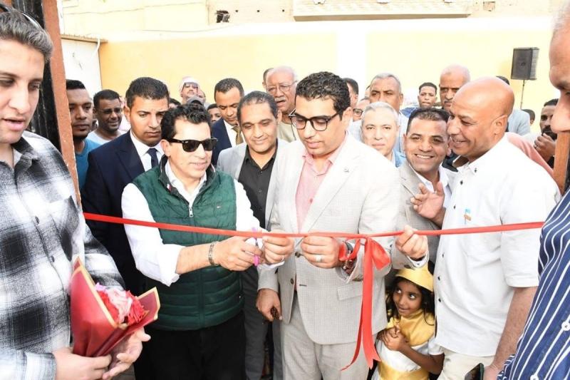 وزير الشباب والرياضة يفتتح ملعب خماسي ويزور مركز شباب الحبيل في الأقصر ضمن خطة تطوير مراكز الشباب
