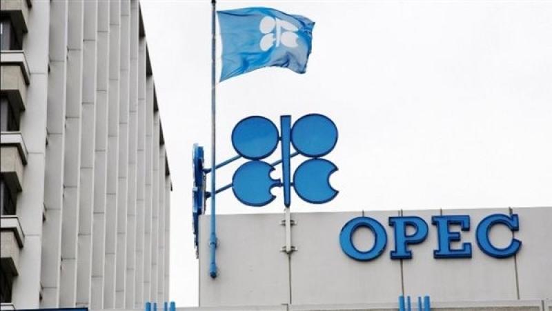 أوبك+ تتجه لتثبيت إنتاج النفط بالربع الأول من 2026 خلال اجتماع الأحد