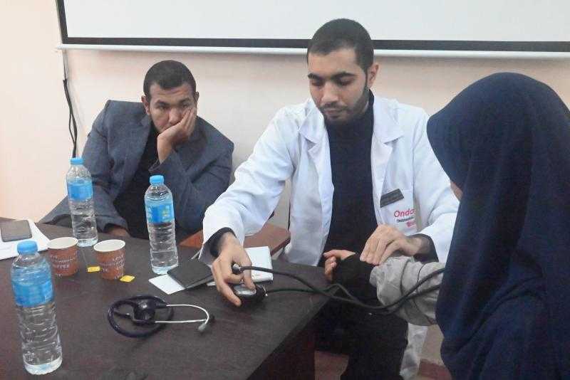 بالصور : حملة كشف طبي مجانيه شاملة تنظمها جامعة سوهاج الأهلية لمنتسبيها ضمن فعاليات الأسبوع البيئي الأول