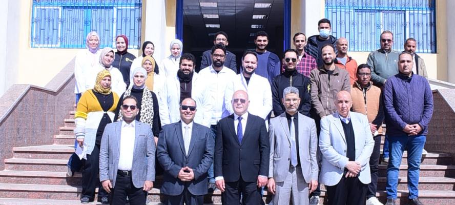 خلال تفقده لمستشفي طب وجراحة الفم والاسنان ..النعماني يلتقي بالمرضي والأطباء ويؤكد دعمًا غير محدود للمنظومة الطبية