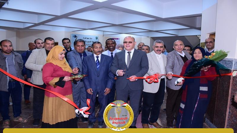 جانب من الافتتاح 