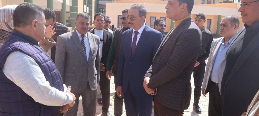 محافظ سوهاج ووكيل تعليم سوهاج في زيارات ميدانية لمدارس المحافظة
