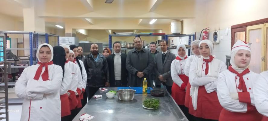 بالصور : زيارت ميدانية مفاجئة للوحدة الفرعية لجودة التعليم الفني بسوهاج