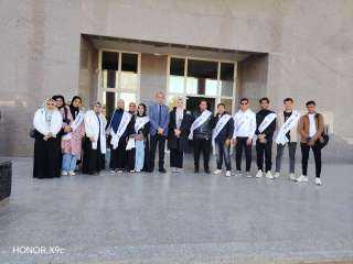 زيارة علمية لطلاب كلية العلوم بجامعة سوهاج الأهلية لمركز علاج الأورام