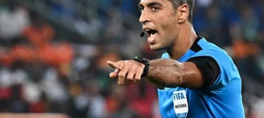 اتحاد الكرة يعلن حكام مواجهة سيراميكا وطلائع الجيش في ربع نهائي كأس مصر ... تأكيد رسمي بمشاركة أمين عمر ومحمود عاشور في مباريات الدوري رغم قرار فيفا