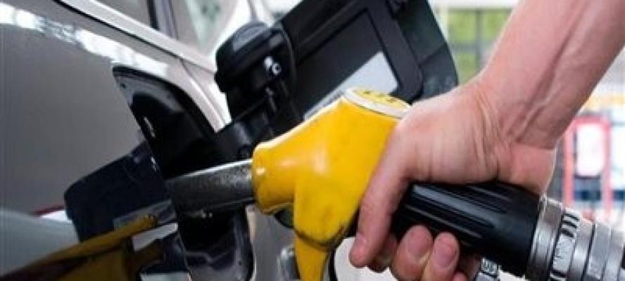 ارتفاع أسعار المحروقات يرفع ضغوط الغلاء: خبراء الاقتصاد يقدمون “دليل المواطن الذكي” لتجاوز الأزمة