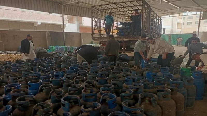 ضربات رقابية مفاجئة بالبحيرة.. ضبط 13 مخالفة و1000 أسطوانة بوتاجاز قبل تهريبها و«طن دقيق مجهول المصدر»