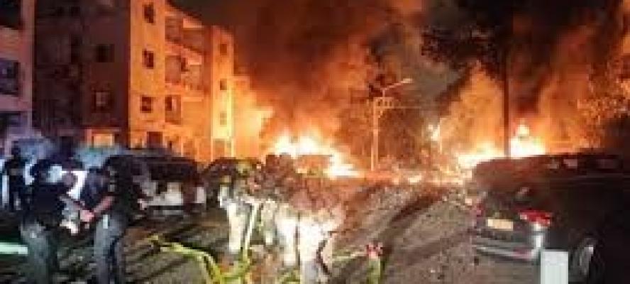 عاجل | تصعيد غير مسبوق: صواريخ إيرانية تضرب العمق الإسرائيلي وسقوط قتلى وجرحى