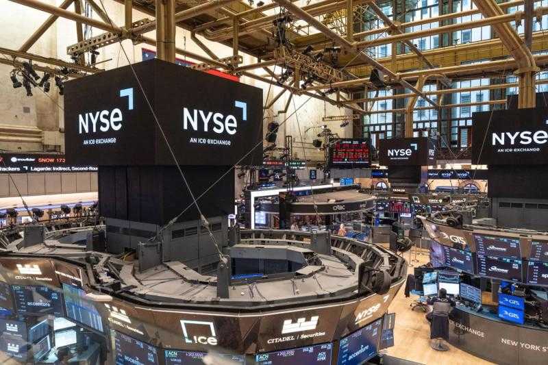 أسواق العالم تحت ضغط الحرب والتضخم… أسبوع عصيب للأسهم والدولار وارتفاع قياسي لعوائد السندات