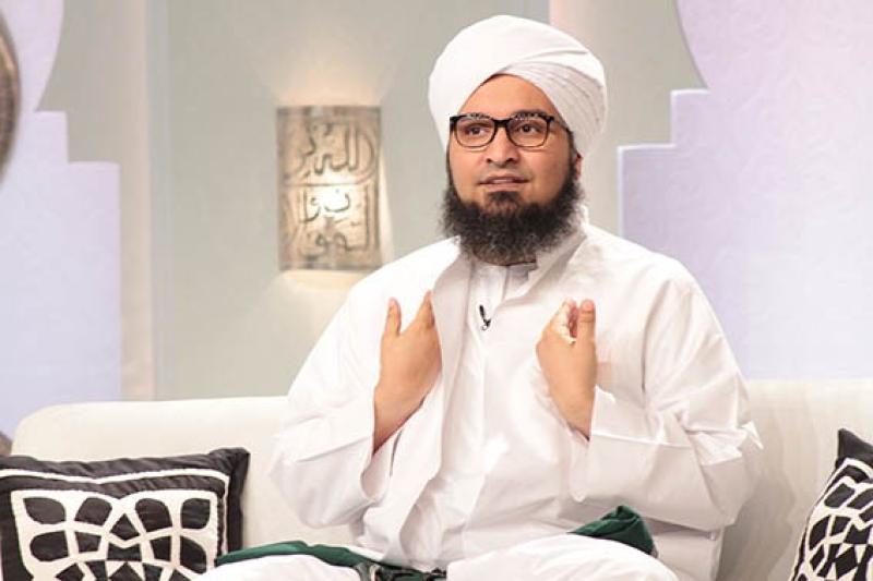 الحبيب علي الجفري يوضيح  حقيقة الجدل حول دعاء خطبة عيد الفطر