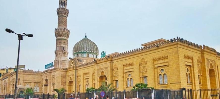 بين المحبة والجدل.. كيف تكشف أزمة “دعاء العيد” عمق الارتباط المصري بآل البيت