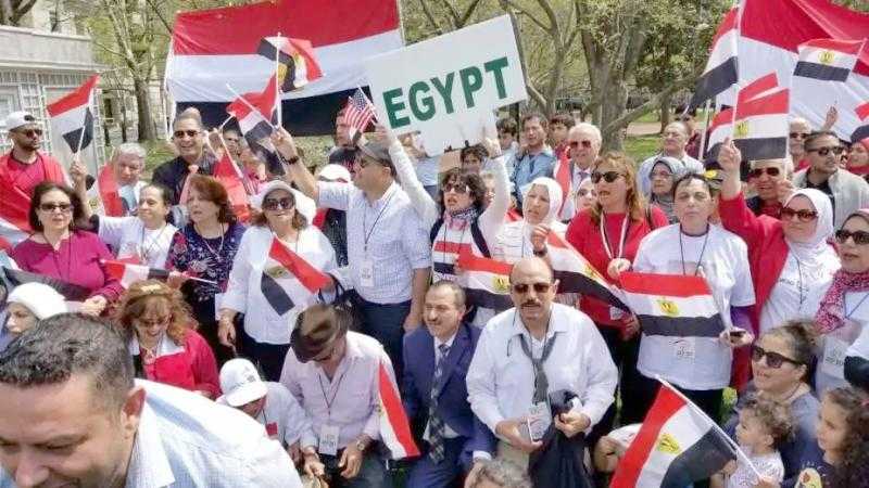 تسهيلات غير مسبوقة للمصريين بالخارج.. خطة حكومية شاملة لرقمنة الخدمات القنصلية وتوسيع الإعفاءات