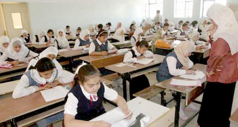 بدائل تعليمية مبتكرة لحل مشكلات الحضور والكثافة في المدارس