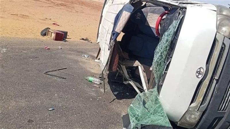 انقلاب ميكروباص على طريق قنا–الأقصر يُصيب 10 أشخاص.. ونقل المصابين للمستشفى قوص المركزي