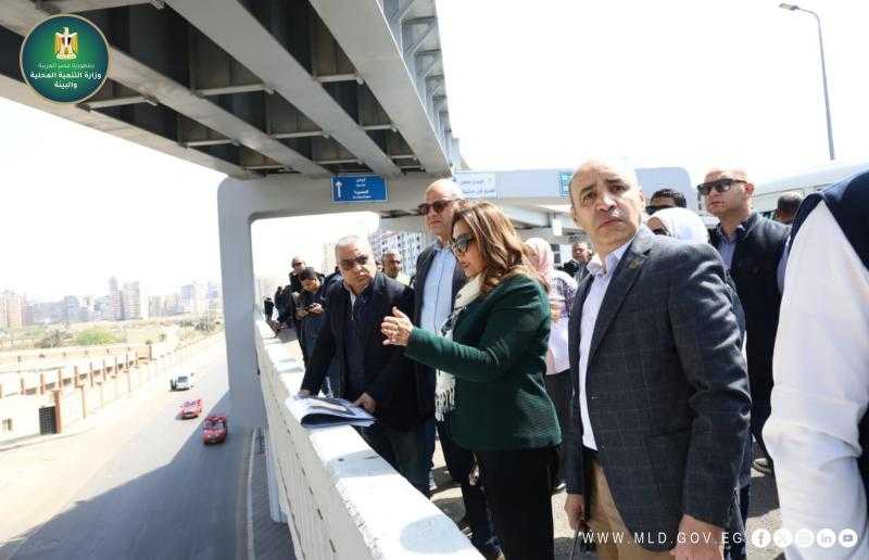 وزيرة التنمية المحلية والبيئة ومحافظ الإسكندرية يتفقدان كوبري ”الفريق أول سليمان عزت”