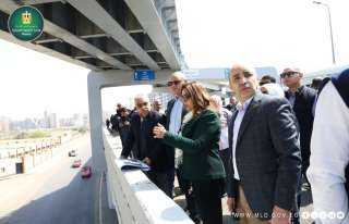 وزيرة التنمية المحلية والبيئة ومحافظ الإسكندرية يتفقدان كوبري ”الفريق أول سليمان عزت”