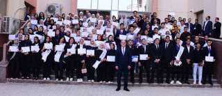 رئيس جامعة سوهاج الأهلية يشيد بتميّز طلابه بالانشطة الطلابية ويكرّم  43 من الفائزين بالمراكز الأولى