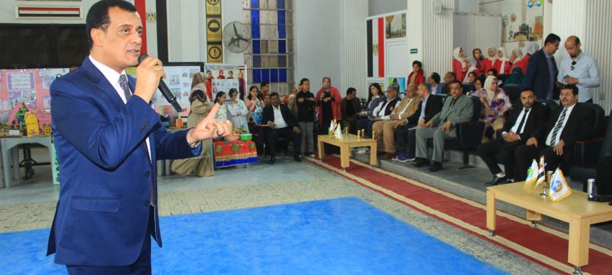 مدير تعليم سوهاج يتابع ختام فعاليات مشروع «صحتهم مستقبلهم» لعدد 50 مدرسة حكومية