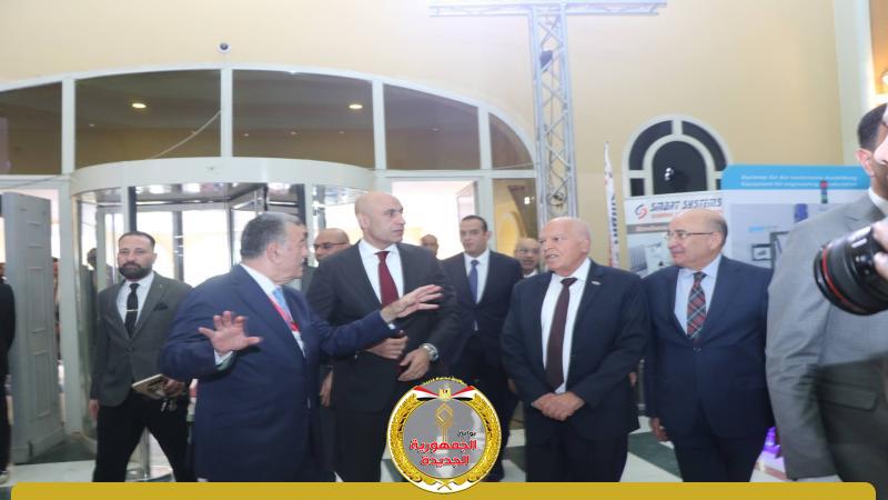 جانب من افتتاح المعرض