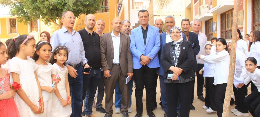 تحت عنوان قادرون على الإبتكار والريادة..... طلاب مدارس المراغه يبدعون فى المعرض السنوى لانشطه العلوم.