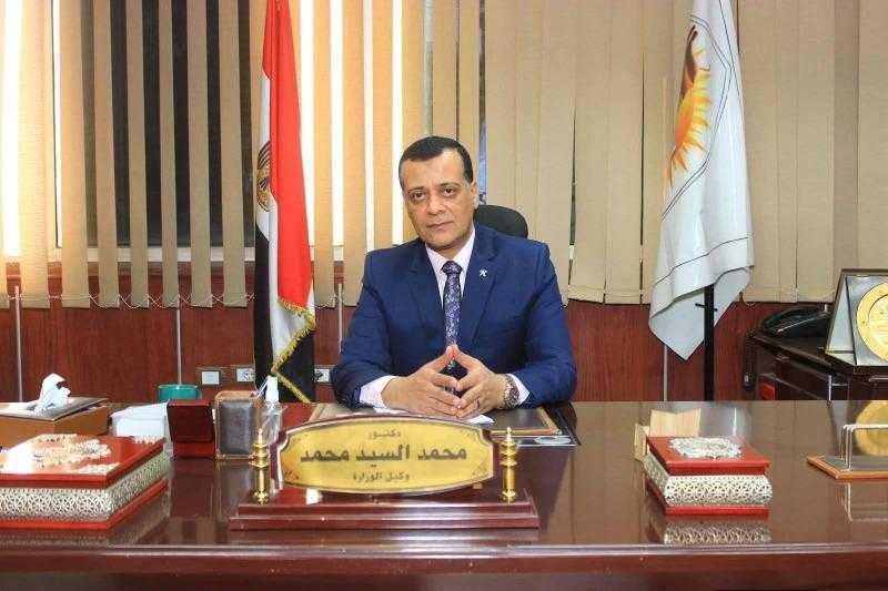 إيقاف مُعَلِمَه بدار السلام بسوهاج لتعديها على تلميذ بالضرب