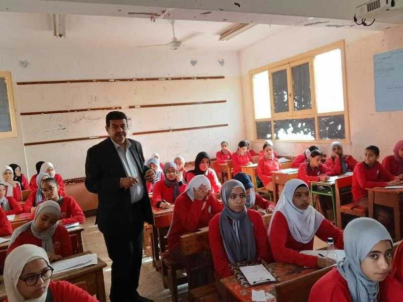 النحاس يتابع سير عملية امتحانات اخر العام لصفوف النقل