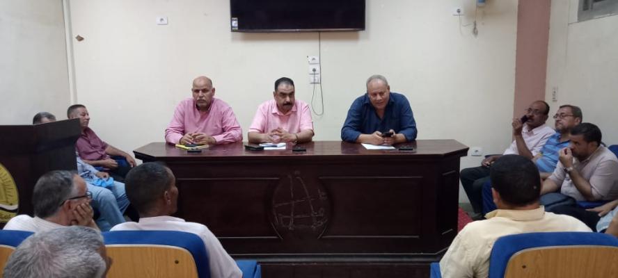 تعليم سوهاج : يعقد اجتماعًا موسعًا مع أعضاء مركز توزيع الأسئلة