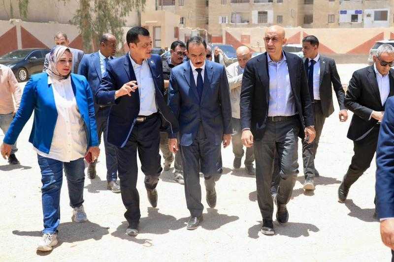 وزير التربية والتعليم ومحافظ سوهاج يتفقدان مستجدات الأعمال الإنشائية لمشروعات تعليمية جديدة بالمحافظة