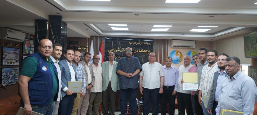 مياة الشرب بسوهاج تكرم المفكرين والمبدعين من العاملين بالهيئة