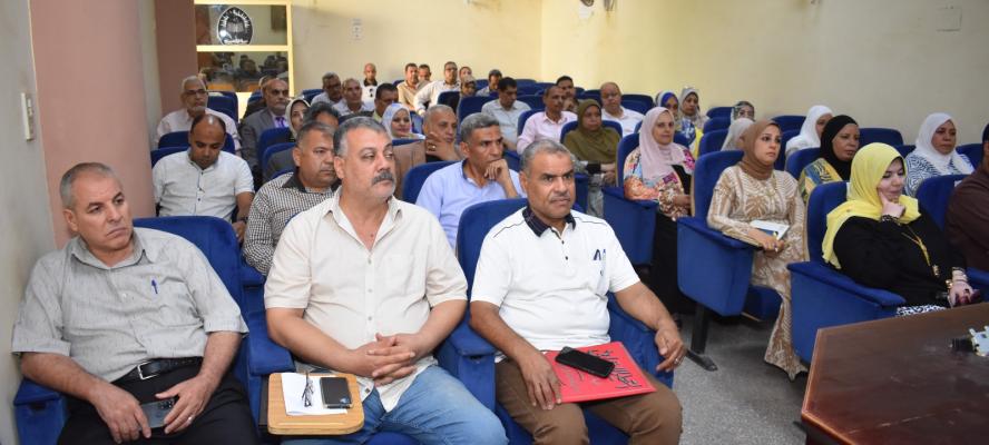 ياسر أنس مدير تعليم سوهاج يستهل عمله باجتماع موسع مع مديري الإدارات الديوانية