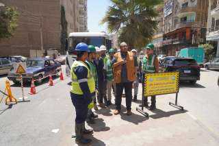 رئيس مياه سوهاج: خطة يومية لتطهير شبكات الصرف الصحى للحفاظ على استثمارات الدولة ... واتباع جميع اجراءات سلامة العاملين وتامين مواقع العمل